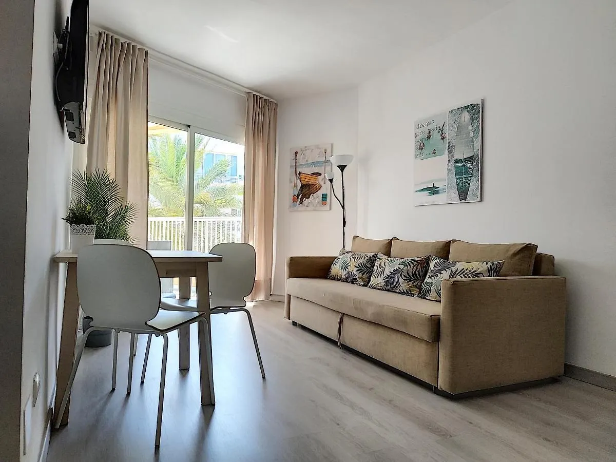 Apartamentos Las Palmeras Palmanova 0*,