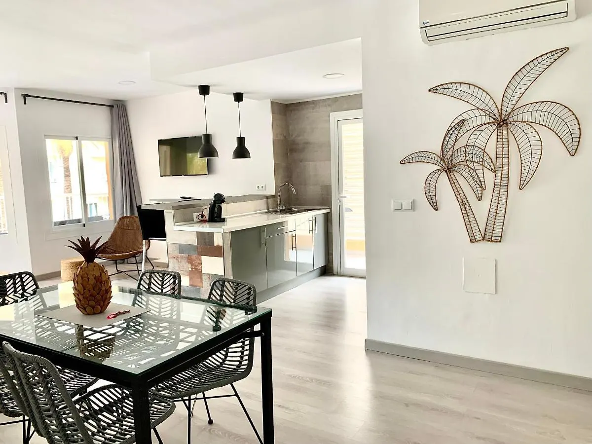 Apartamentos Las Palmeras Palmanova 0*,  Espanha