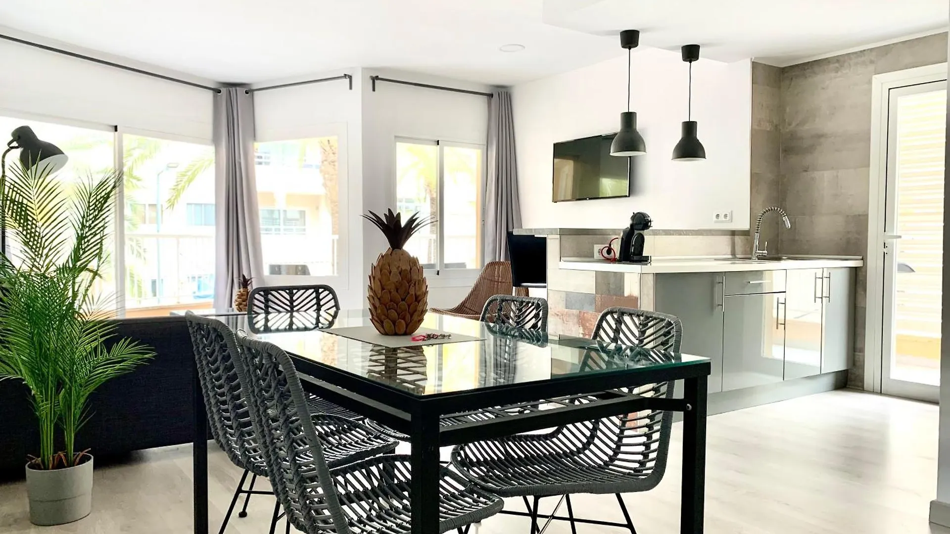 Apartamentos Las Palmeras Palmanova Espanha