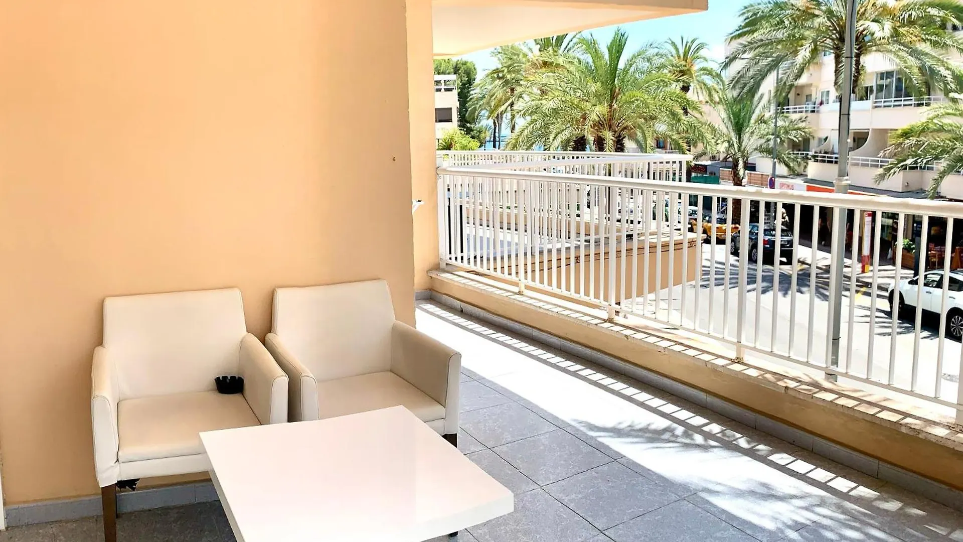 Apartamentos Las Palmeras Palma Nova  Apartment